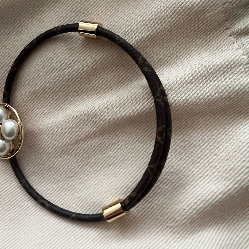 Louis Vuitton Black and Gold Bracelet - Picture 8 of 12